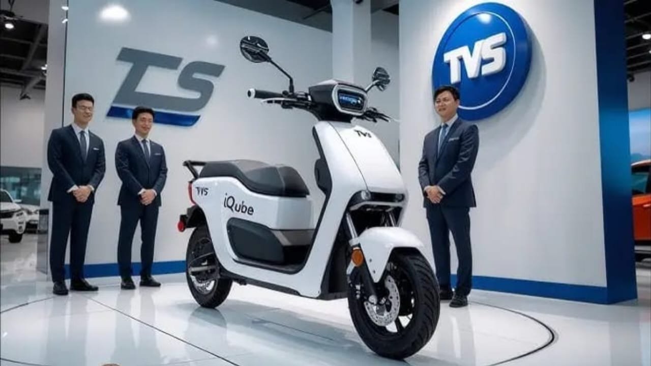 TVS iQube Electric Scooter 2025 – 500KM Range, 4-Hour Fast Charge & Smart Urban Design at ₹59,900!