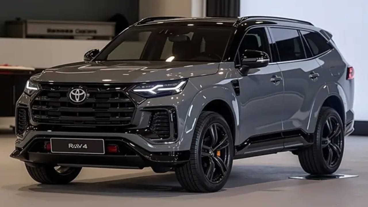 Toyota RAV4 2025 – 2.5L Hybrid Engine, 30KMPL Mileage & Advanced Safety Features for Premium SUV Adventures!